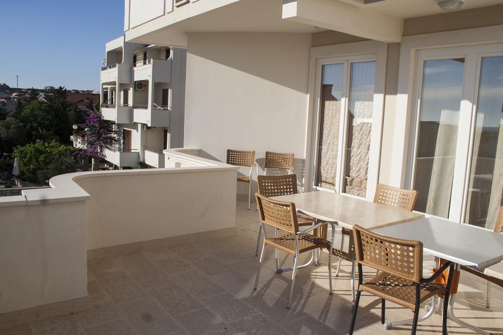 Apartments Mirage 诺瓦利娅 外观 照片